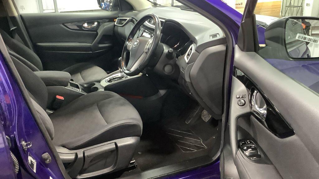 Used Nissan Qashqai 2017 for sale - 77645826: Photo 2