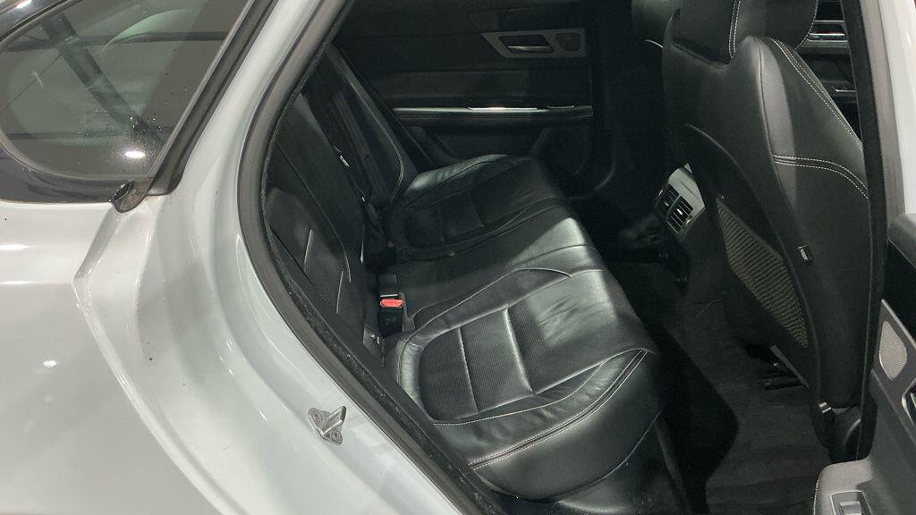 Used Jaguar XF 2016 for sale - 76657707: Photo 3