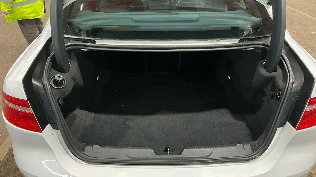 Used Jaguar XE 2015 for sale - 77710466: Photo 12