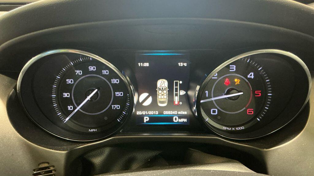 Used Jaguar XE 2015 for sale - 77710466: Photo 5