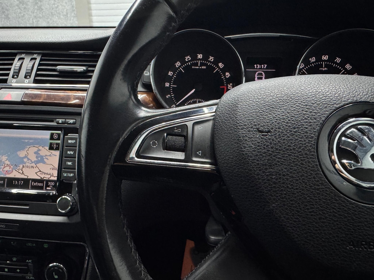 Used Skoda Superb 2014 for sale - 76189381: Photo 8