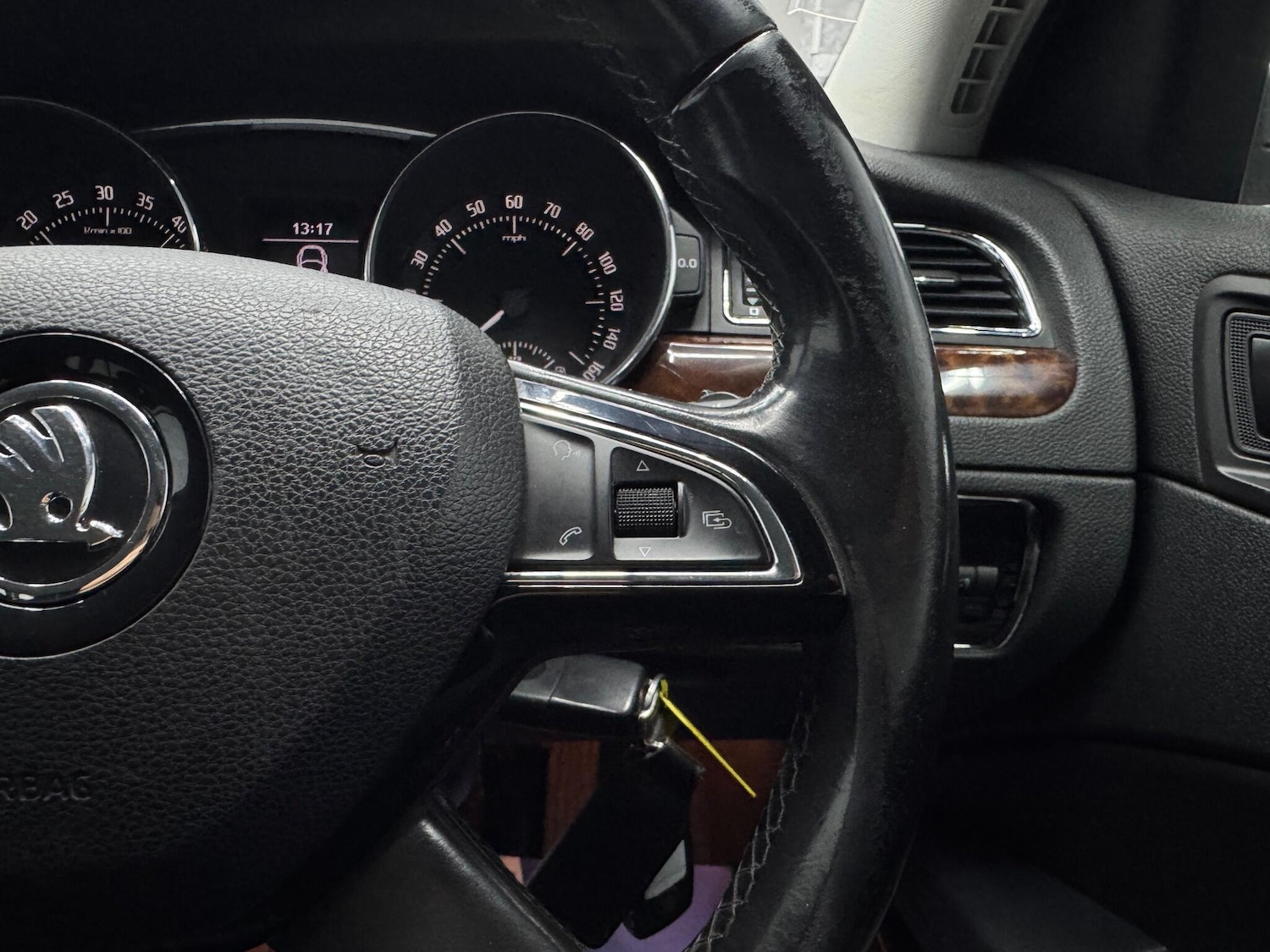 Used Skoda Superb 2014 for sale - 76189381: Photo 9