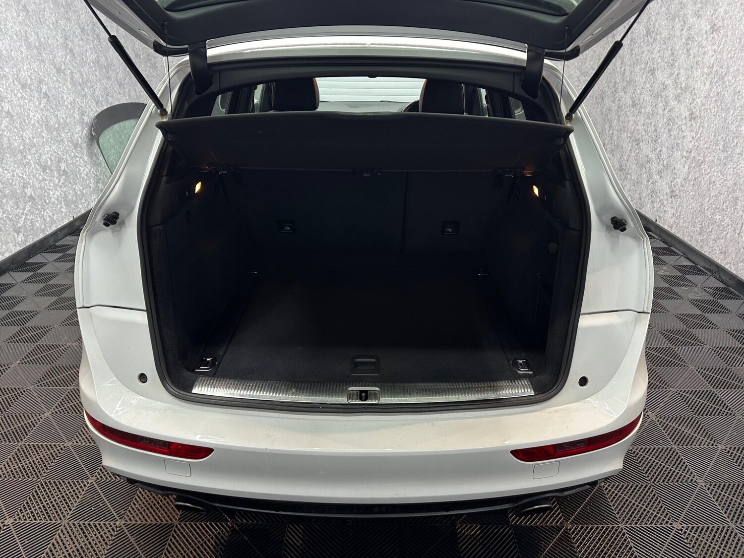 Used Audi Q5 2016 for sale - 78058453: Photo 22