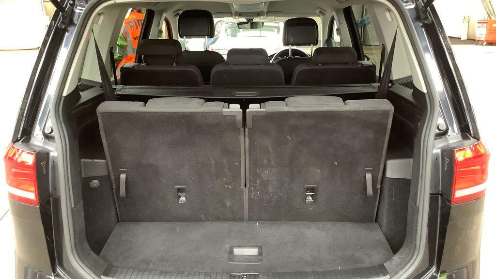 Used Volkswagen Touran 2016 for sale - 76886577: Photo 10