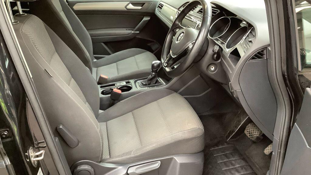 Used Volkswagen Touran 2016 for sale - 76886577: Photo 2