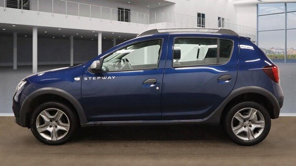 Used Dacia Sandero Stepway 2018 for sale - 76200927: Photo 9