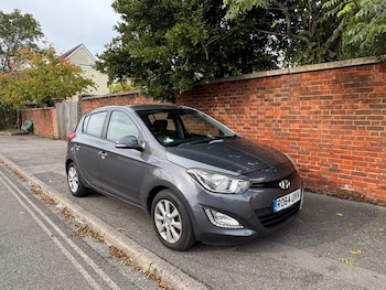 Used Hyundai i20 2014 for sale - 76349832: Photo
