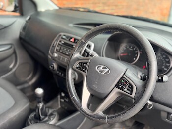Used Hyundai i20 2014 for sale - 76349832: Photo