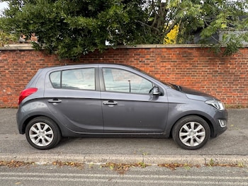 Used Hyundai i20 2014 for sale - 76349832: Photo