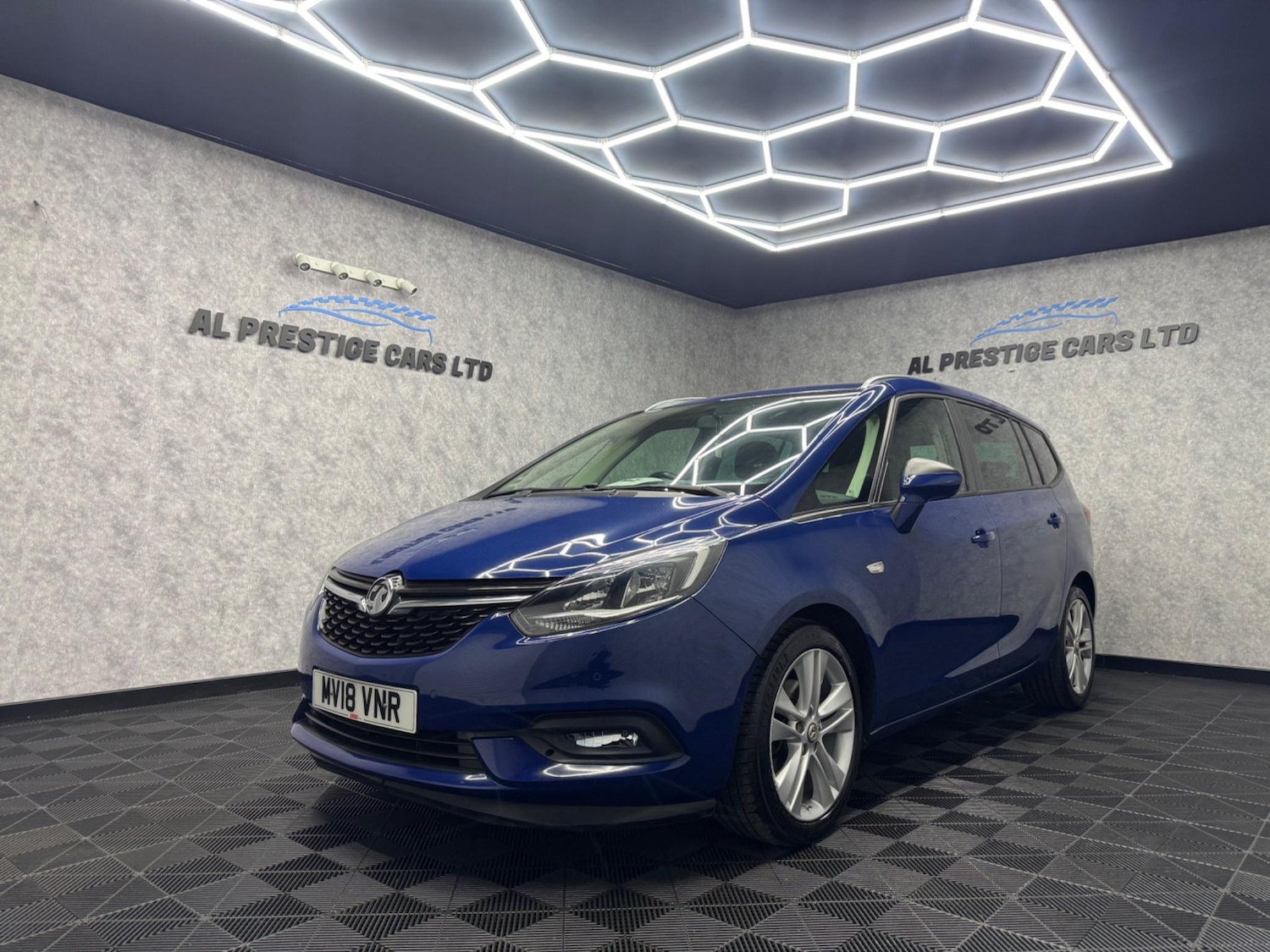 Used Vauxhall Zafira Tourer 2018 for sale - 76190058: Photo 1