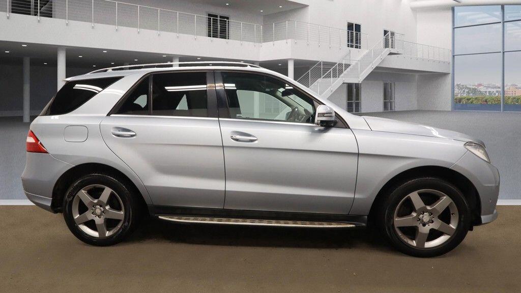 Used Mercedes-Benz M Class 2013 for sale - 76667360: Photo 10