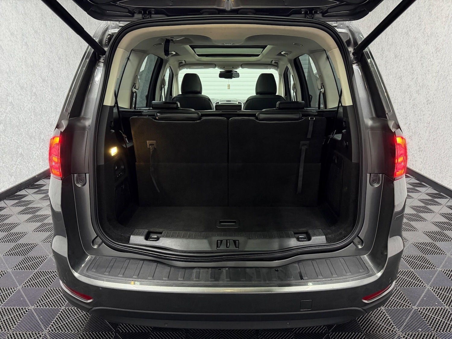 Used Ford Galaxy 2017 for sale - 78058962: Photo 29