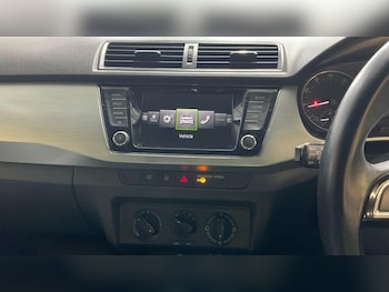 Used Skoda Fabia 2015 for sale - 77564687: Photo