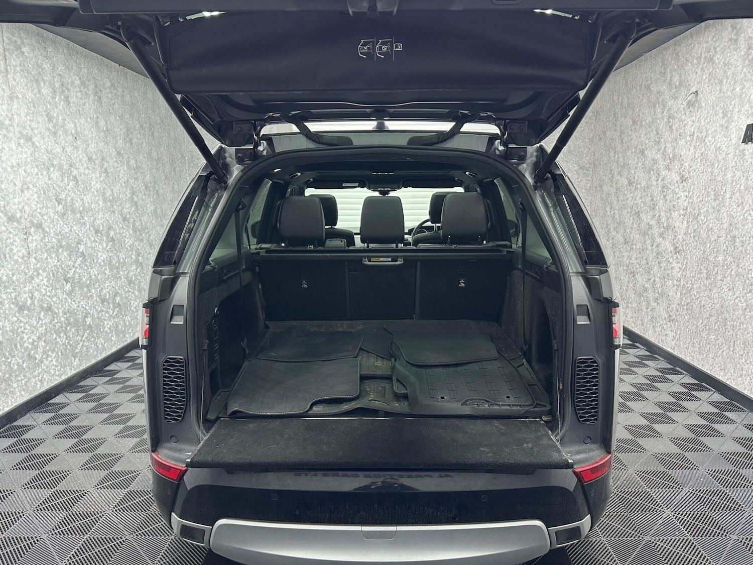 Used Land Rover Discovery 2020 for sale - 77454739: Photo 33