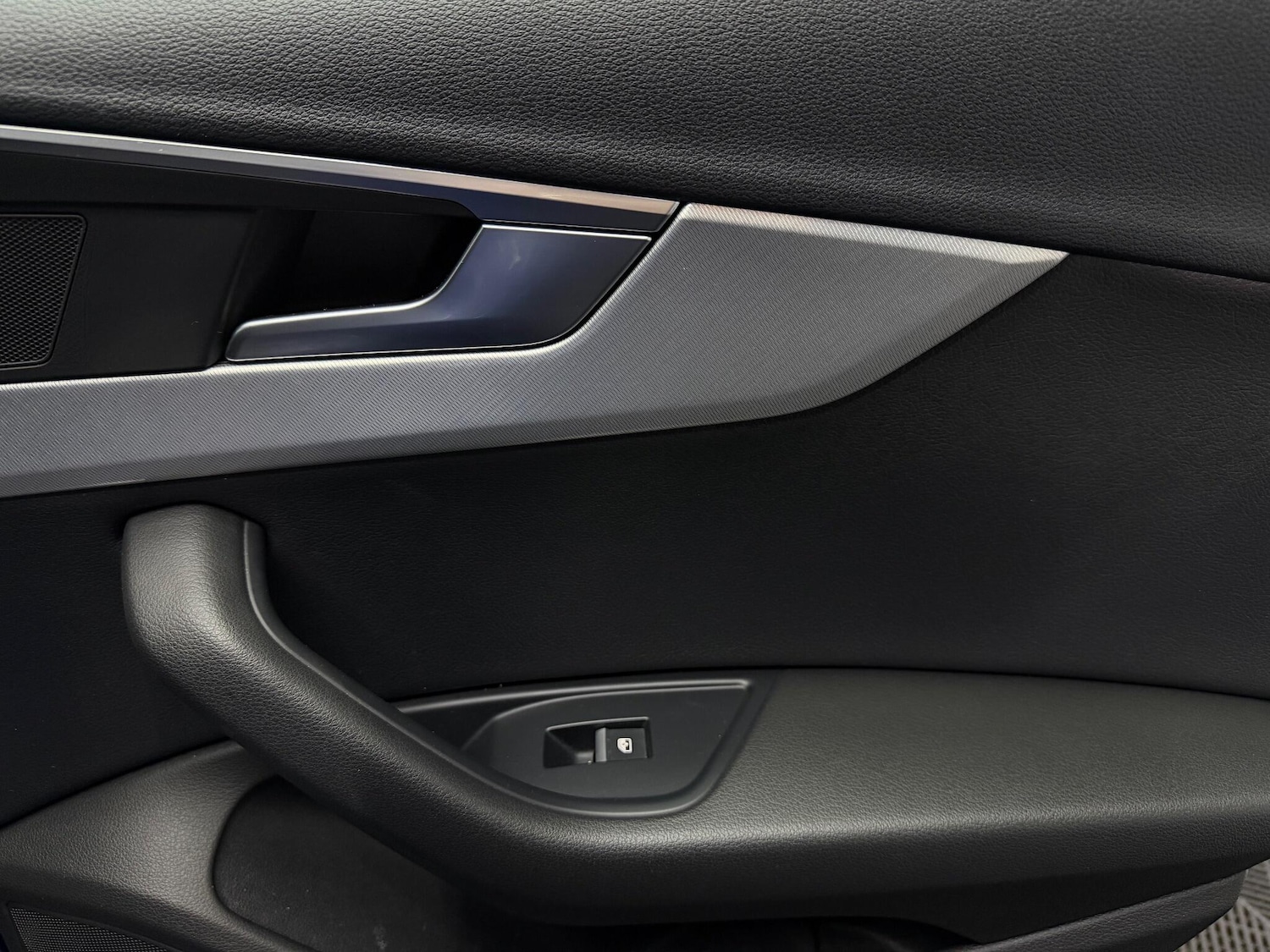 Used Audi A4 Avant 2017 for sale - 77091659: Photo 24