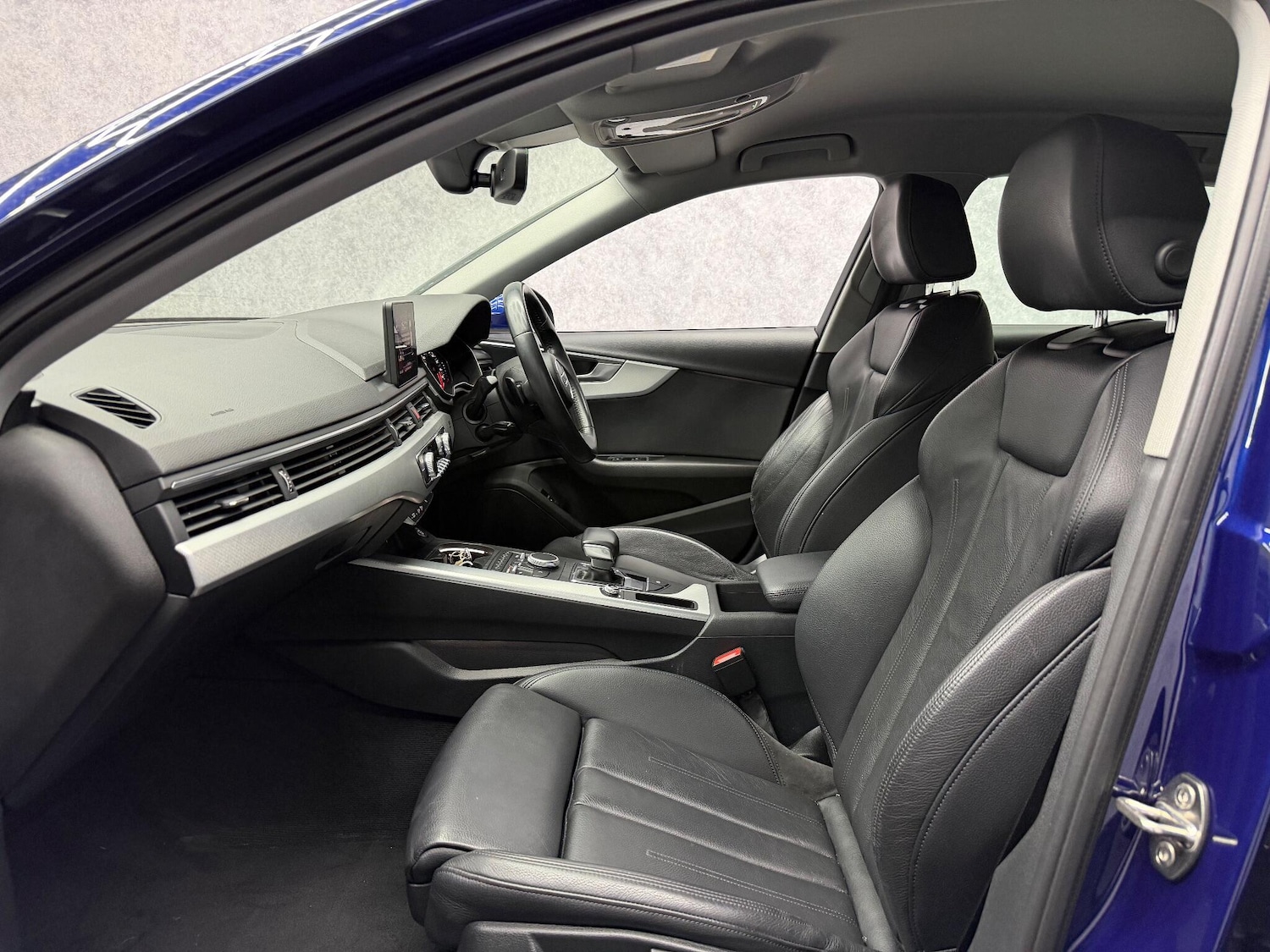 Used Audi A4 Avant 2017 for sale - 77091659: Photo 3