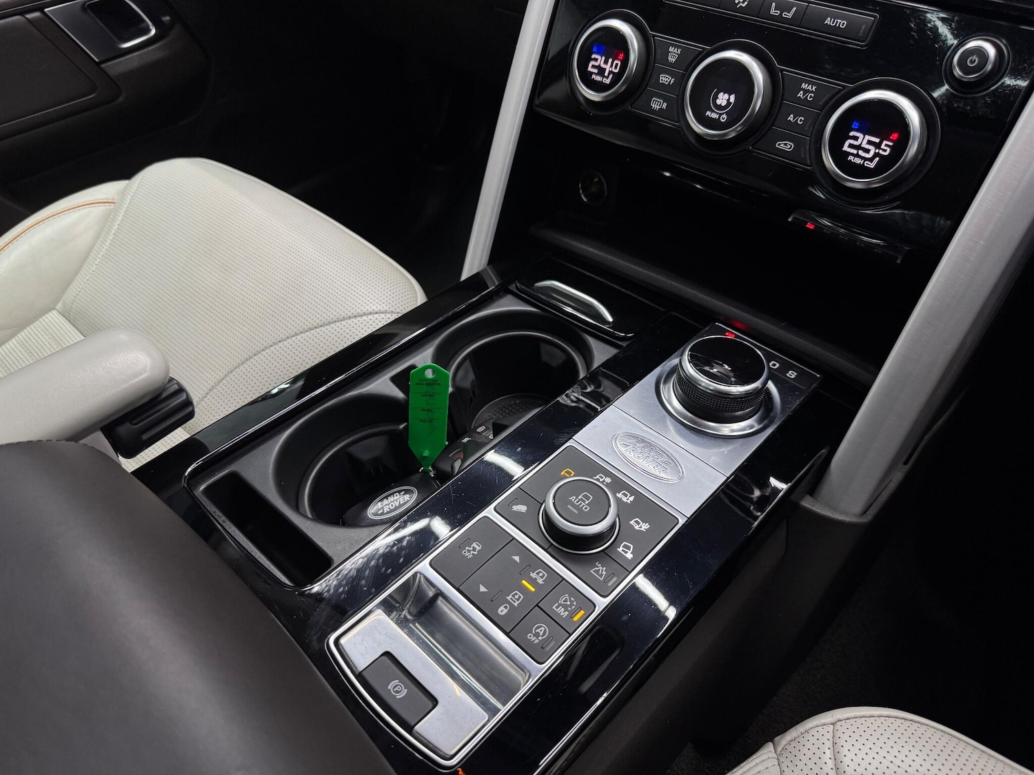 Used Land Rover Discovery 2017 for sale - 76440573: Photo 19