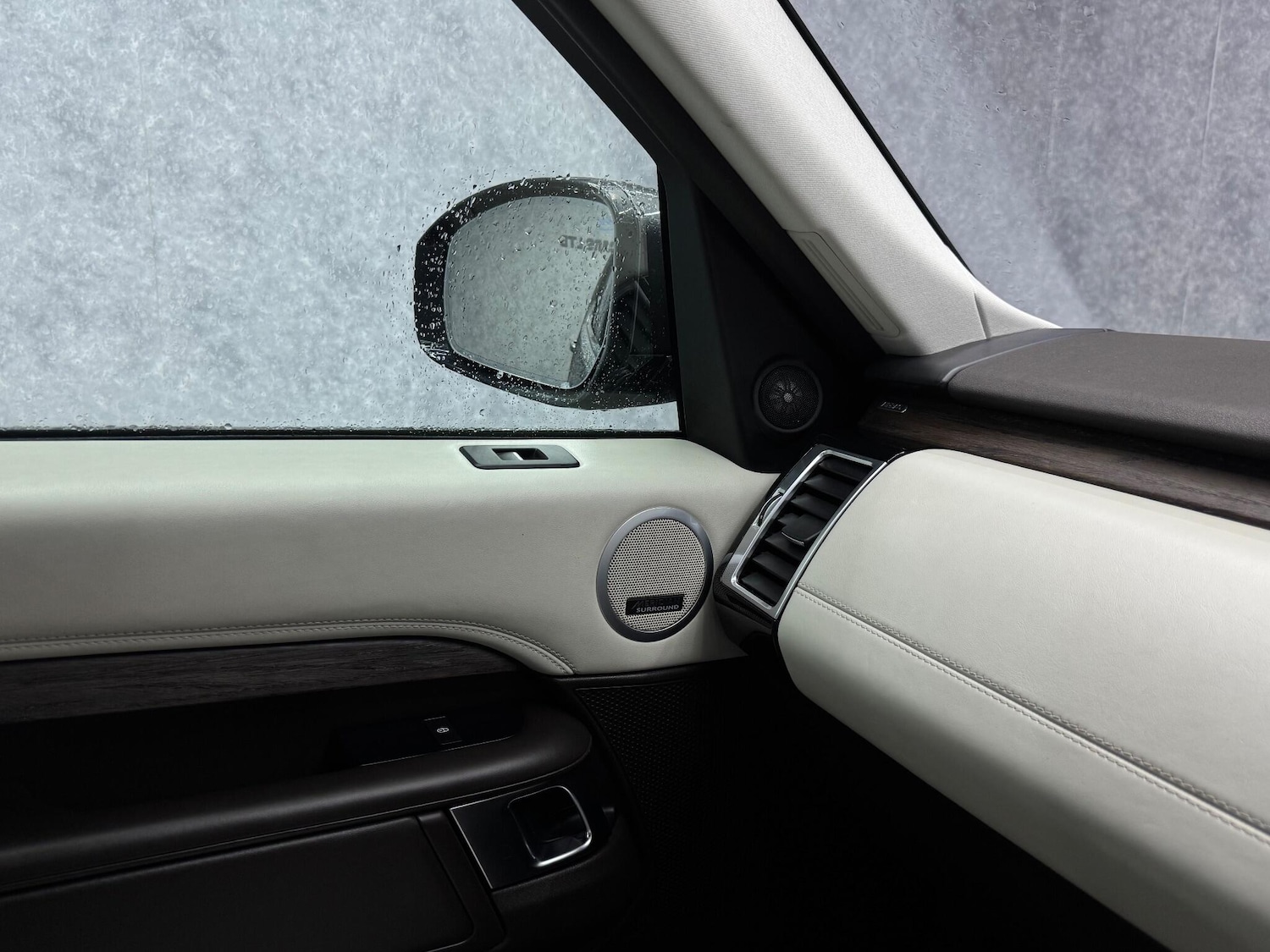 Used Land Rover Discovery 2017 for sale - 76440573: Photo 21