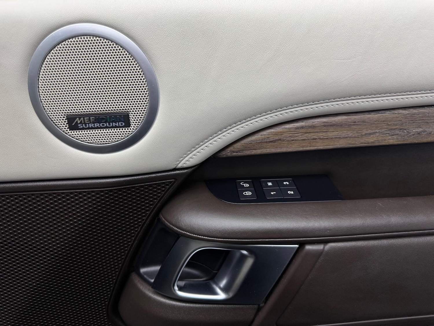 Used Land Rover Discovery 2017 for sale - 76440573: Photo 23