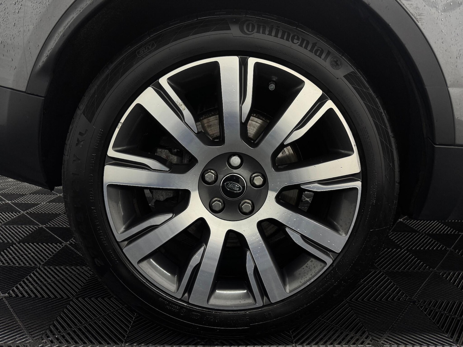 Used Land Rover Discovery 2017 for sale - 76440573: Photo 38