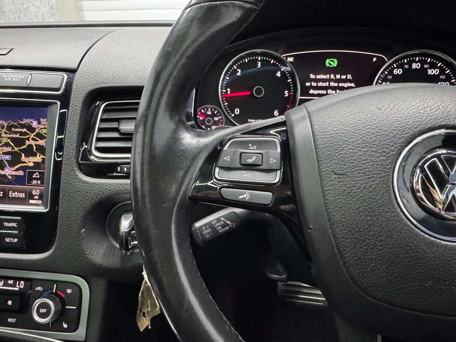 Used Volkswagen Touareg 2015 for sale - 76498929: Photo 16