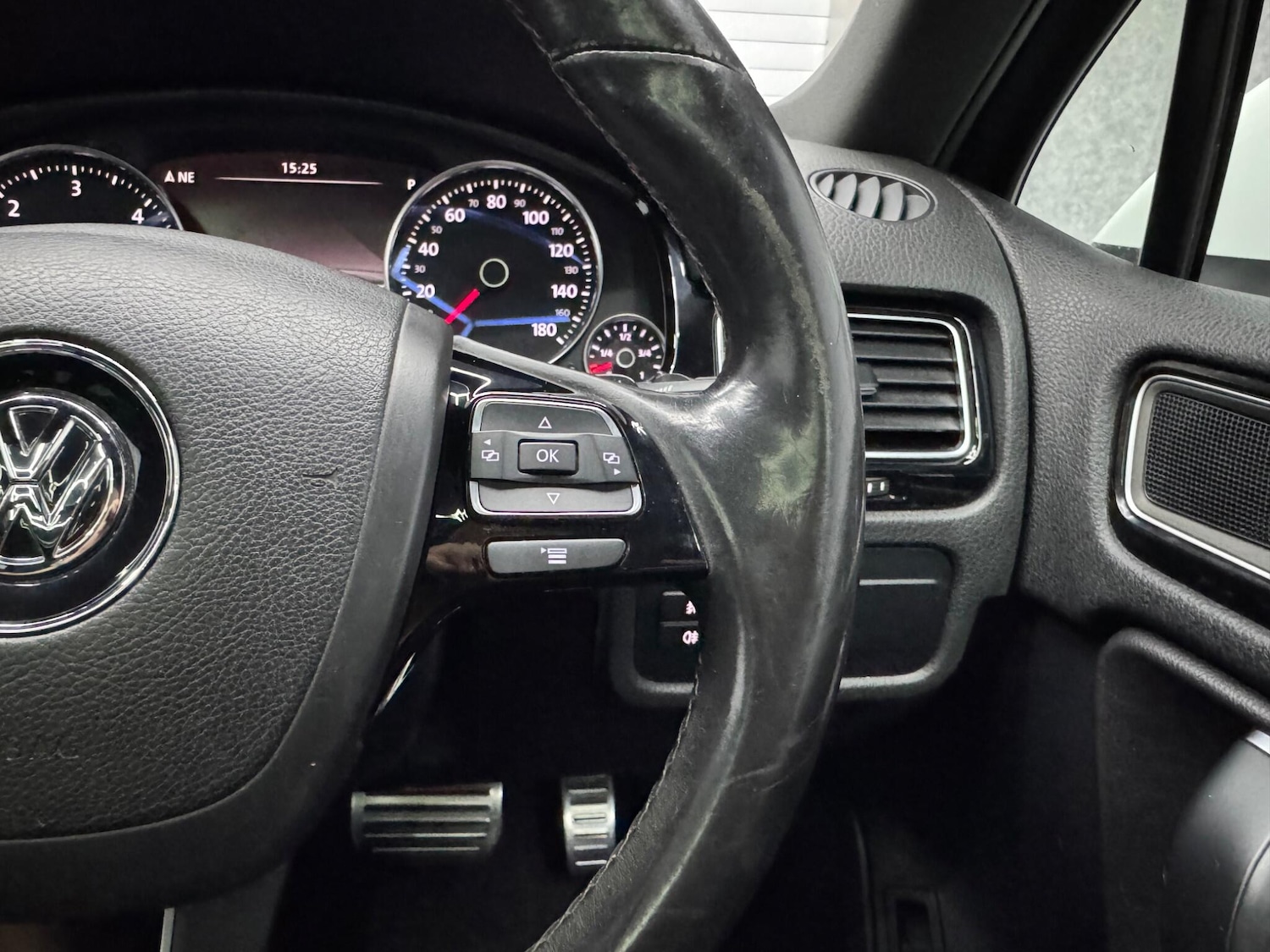 Used Volkswagen Touareg 2015 for sale - 76498929: Photo 18