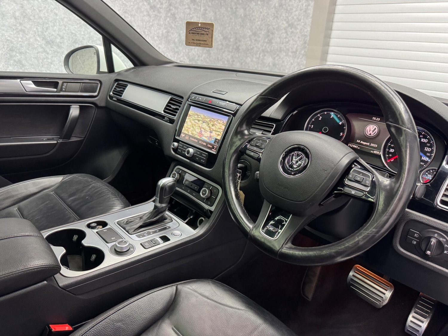 Used Volkswagen Touareg 2015 for sale - 76498929: Photo 2