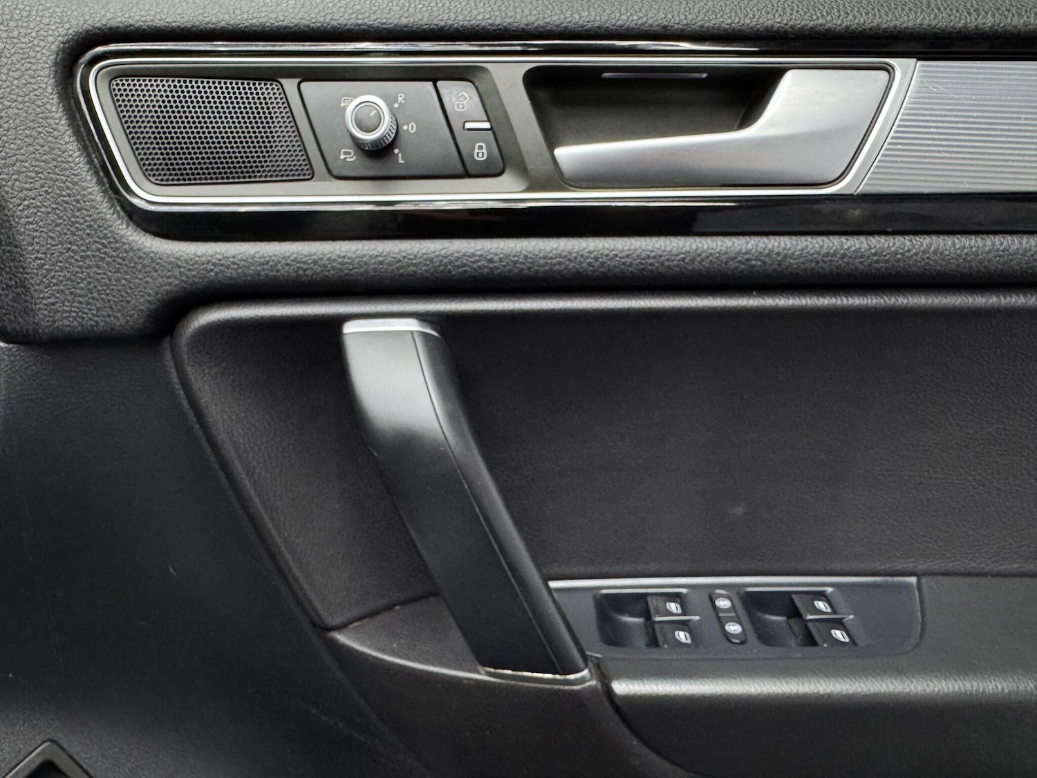 Used Volkswagen Touareg 2015 for sale - 76498929: Photo 22