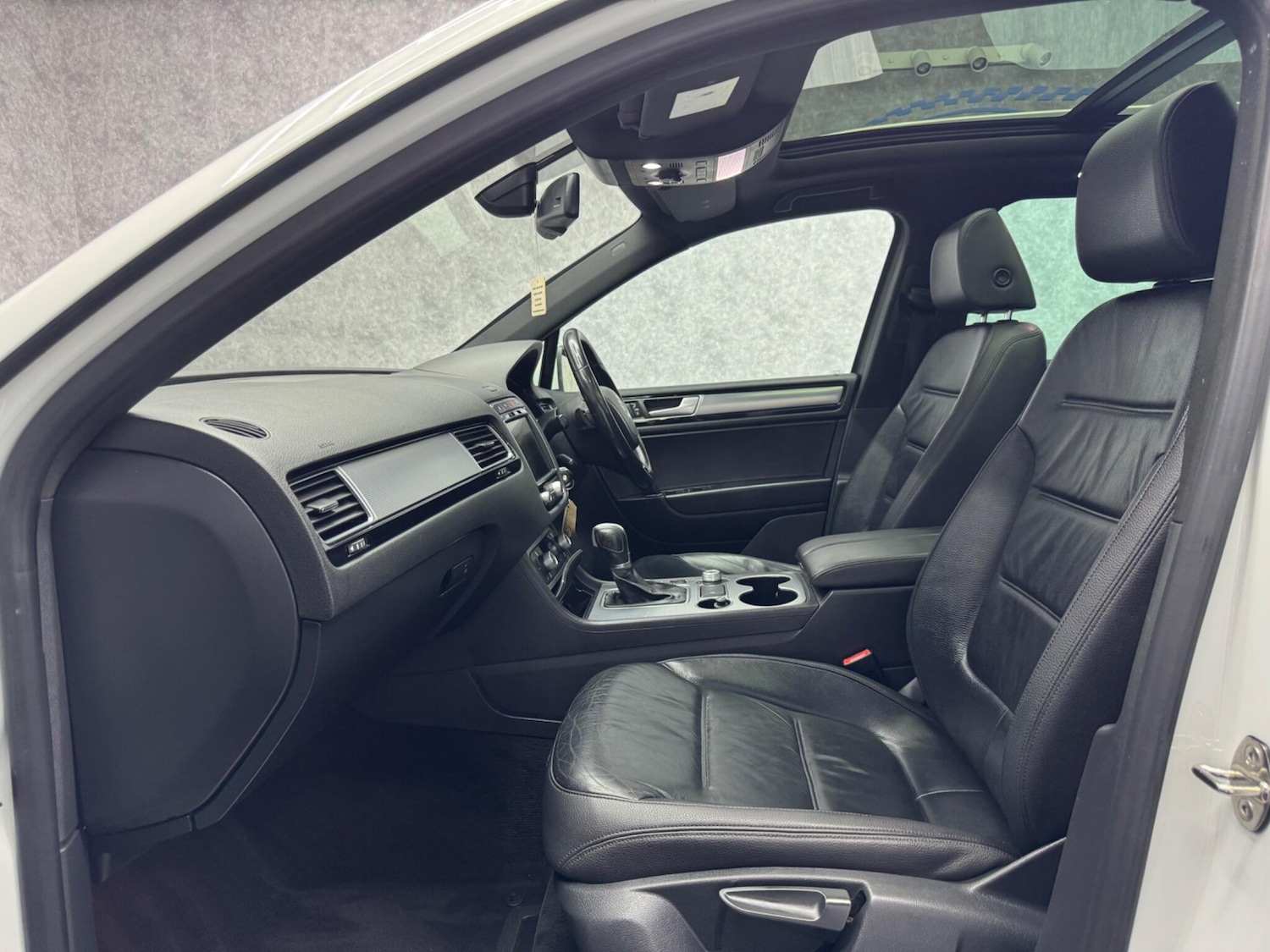 Used Volkswagen Touareg 2015 for sale - 76498929: Photo 3