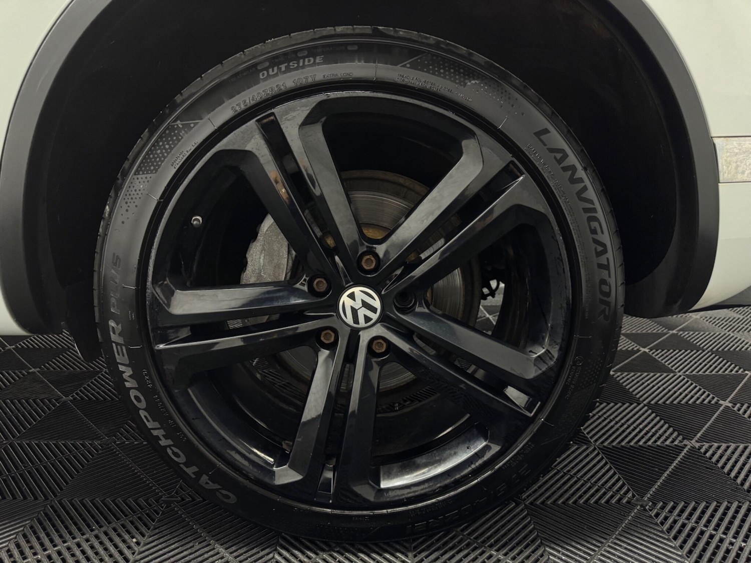 Used Volkswagen Touareg 2015 for sale - 76498929: Photo 31