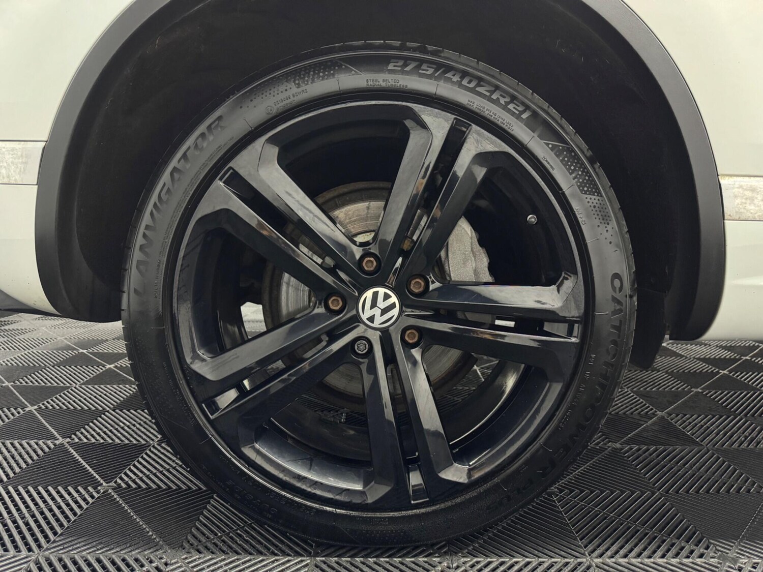 Used Volkswagen Touareg 2015 for sale - 76498929: Photo 32