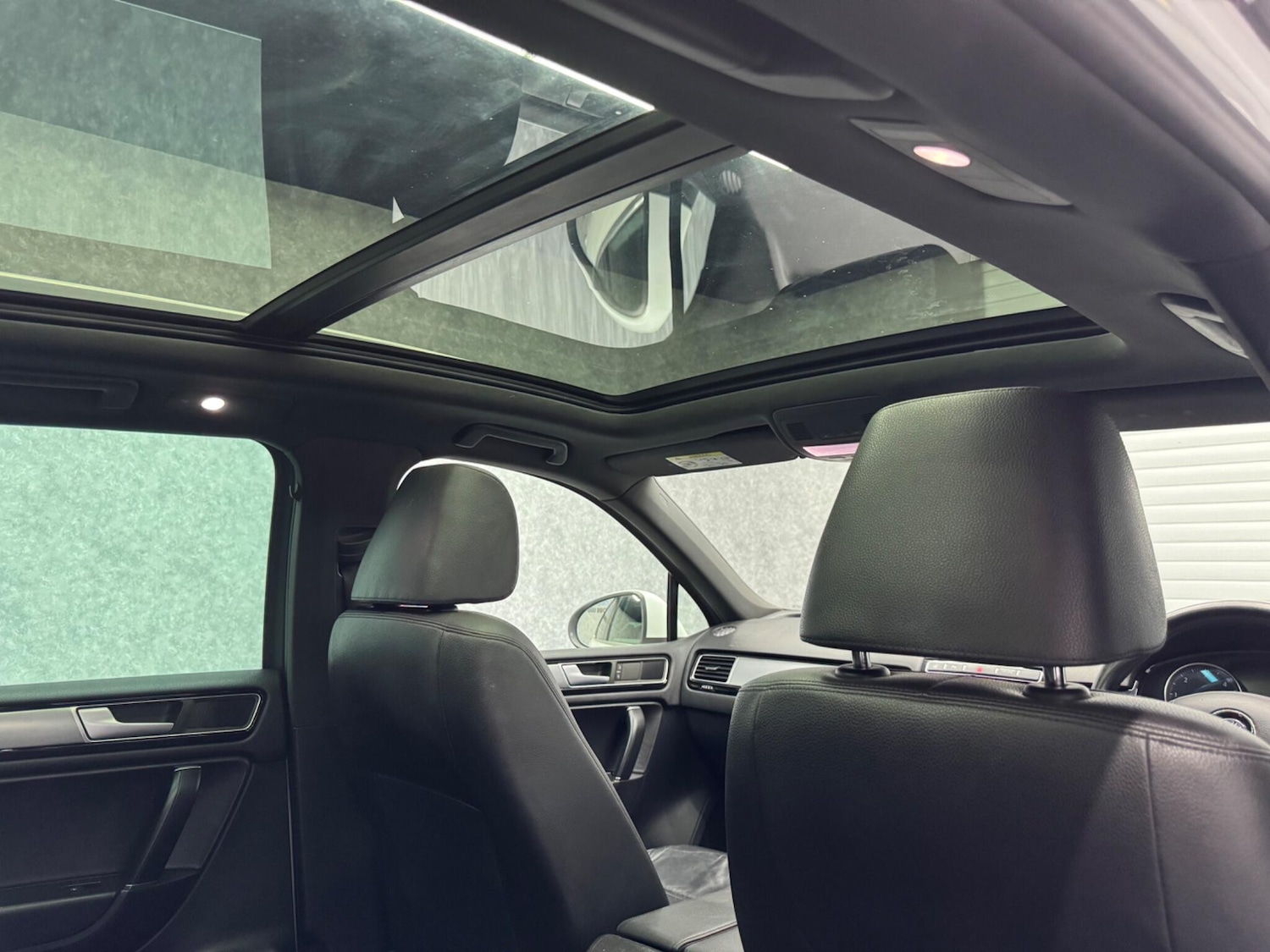 Used Volkswagen Touareg 2015 for sale - 76498929: Photo 5