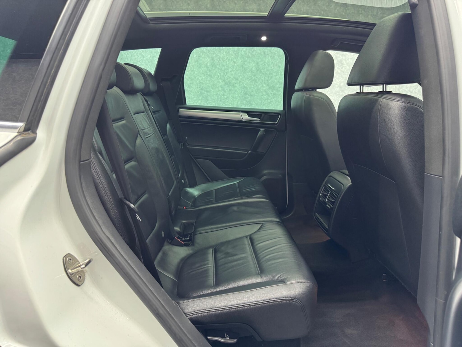 Used Volkswagen Touareg 2015 for sale - 76498929: Photo 6