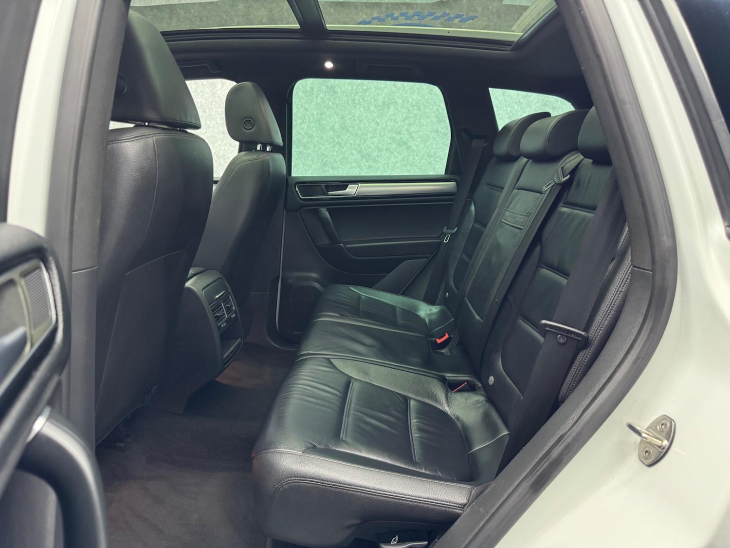 Used Volkswagen Touareg 2015 for sale - 76498929: Photo 7