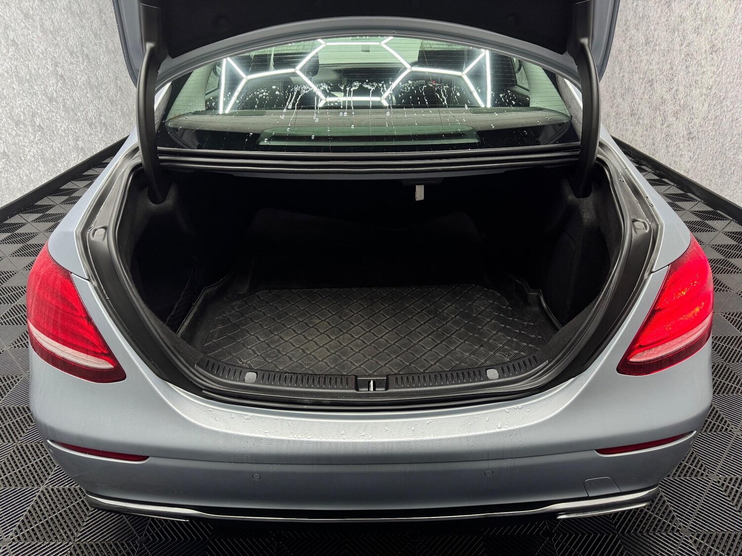 Used Mercedes-Benz E Class 2016 for sale - 78058370: Photo 27