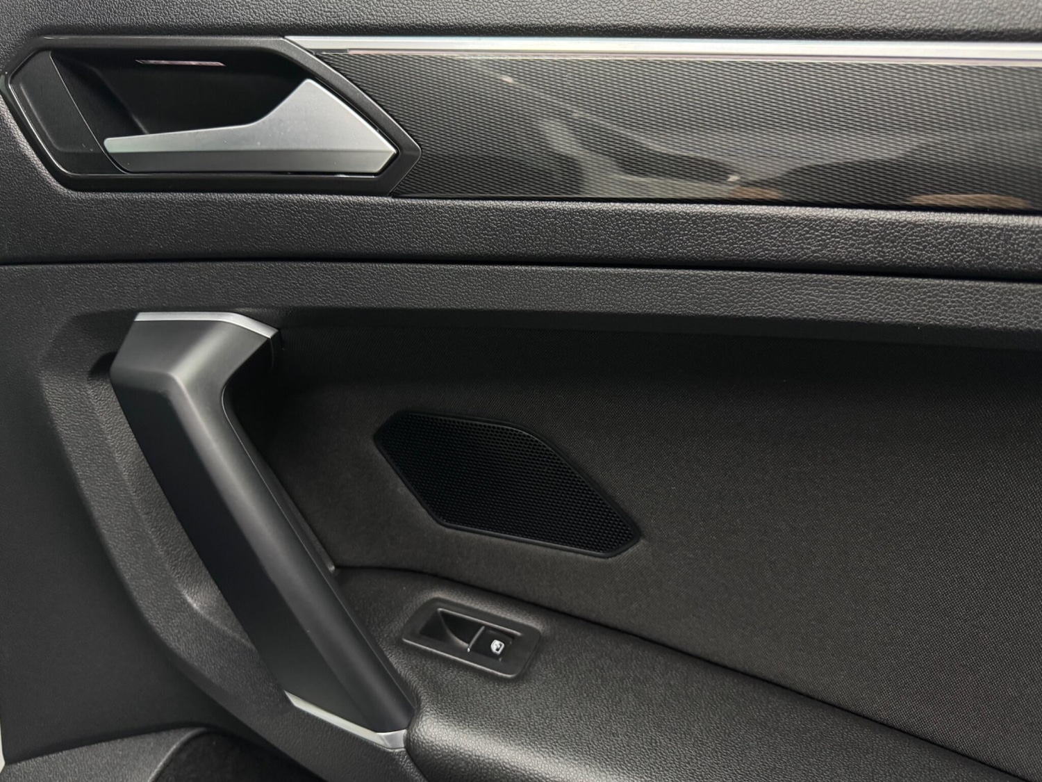 Used Volkswagen Tiguan 2016 for sale - 75740875: Photo 26