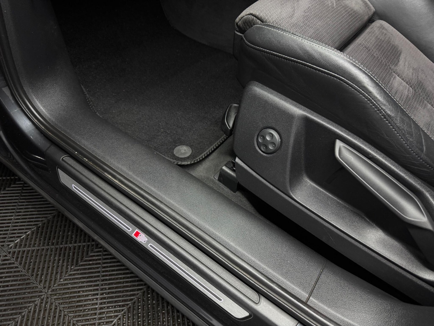 Used Audi Q5 2017 for sale - 76498553: Photo 26