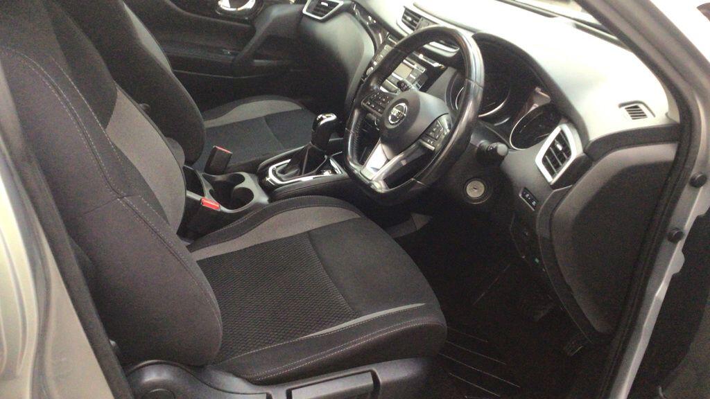 Used Nissan Qashqai 2017 for sale - 76440815: Photo 2