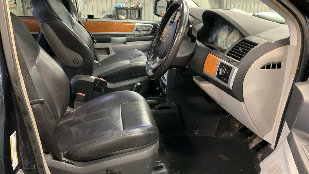 Used Chrysler Grand Voyager 2009 for sale - 77230626: Photo 2