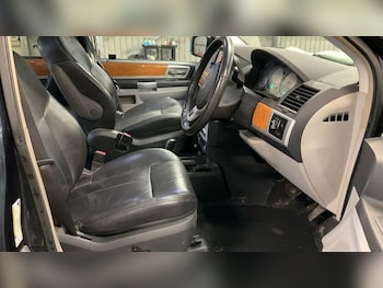 Used Chrysler Grand Voyager 2009 for sale - 77230626: Photo