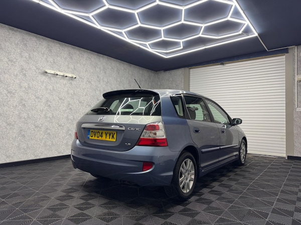 Used Honda Civic 2004 for sale - 73869728: Photo 4