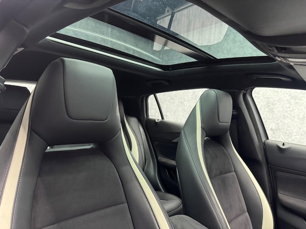 Used Infiniti Q30 2017 for sale - 75720381: Photo 4