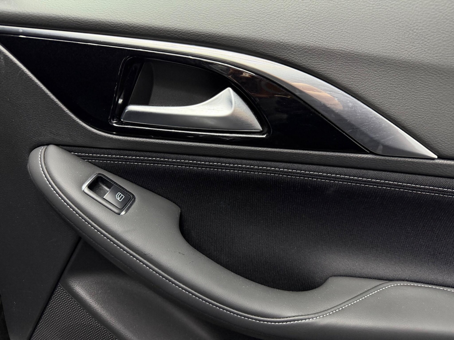 Used Infiniti QX30 2018 for sale - 78058957: Photo 15