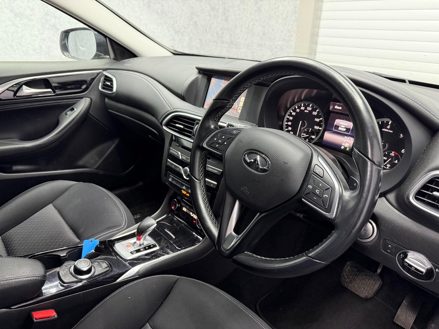 Used Infiniti QX30 2018 for sale - 78058957: Photo 2