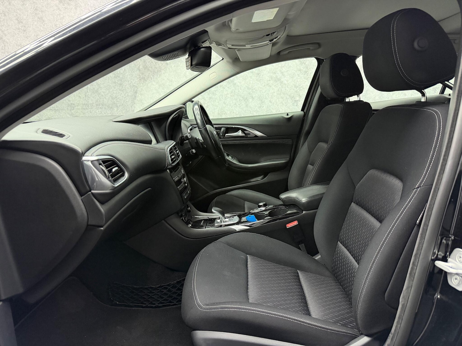 Used Infiniti QX30 2018 for sale - 78058957: Photo 3