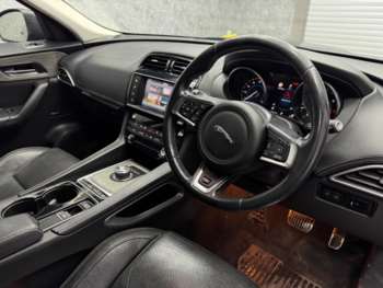 Used Jaguar F-Pace 2016 for sale - 74350094: Photo