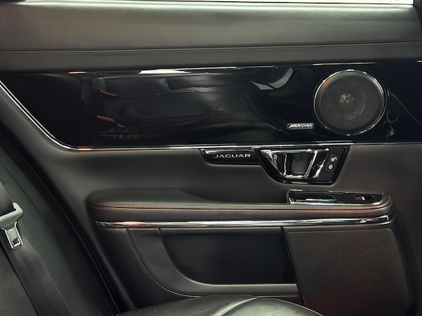 Used Jaguar XJ 2016 for sale - 73487257: Photo 23
