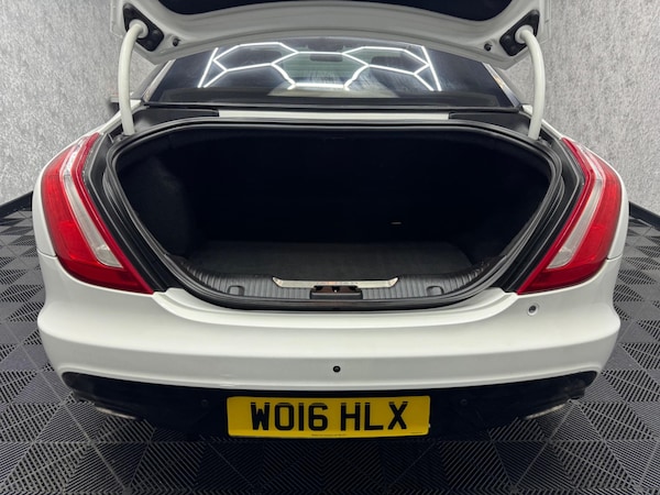 Used Jaguar XJ 2016 for sale - 73487257: Photo 30