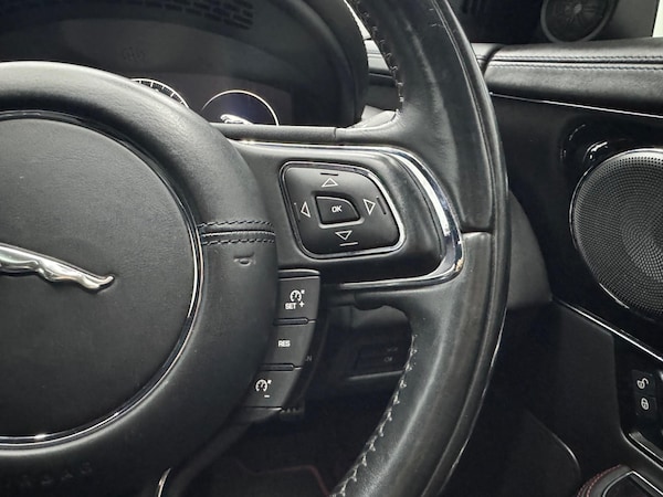 Used Jaguar XJ 2016 for sale - 73487257: Photo 6