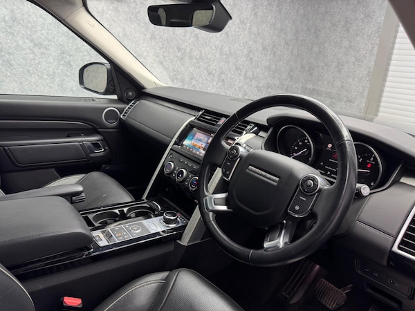 Used Land Rover Discovery 2017 for sale - 74686866: Photo 32